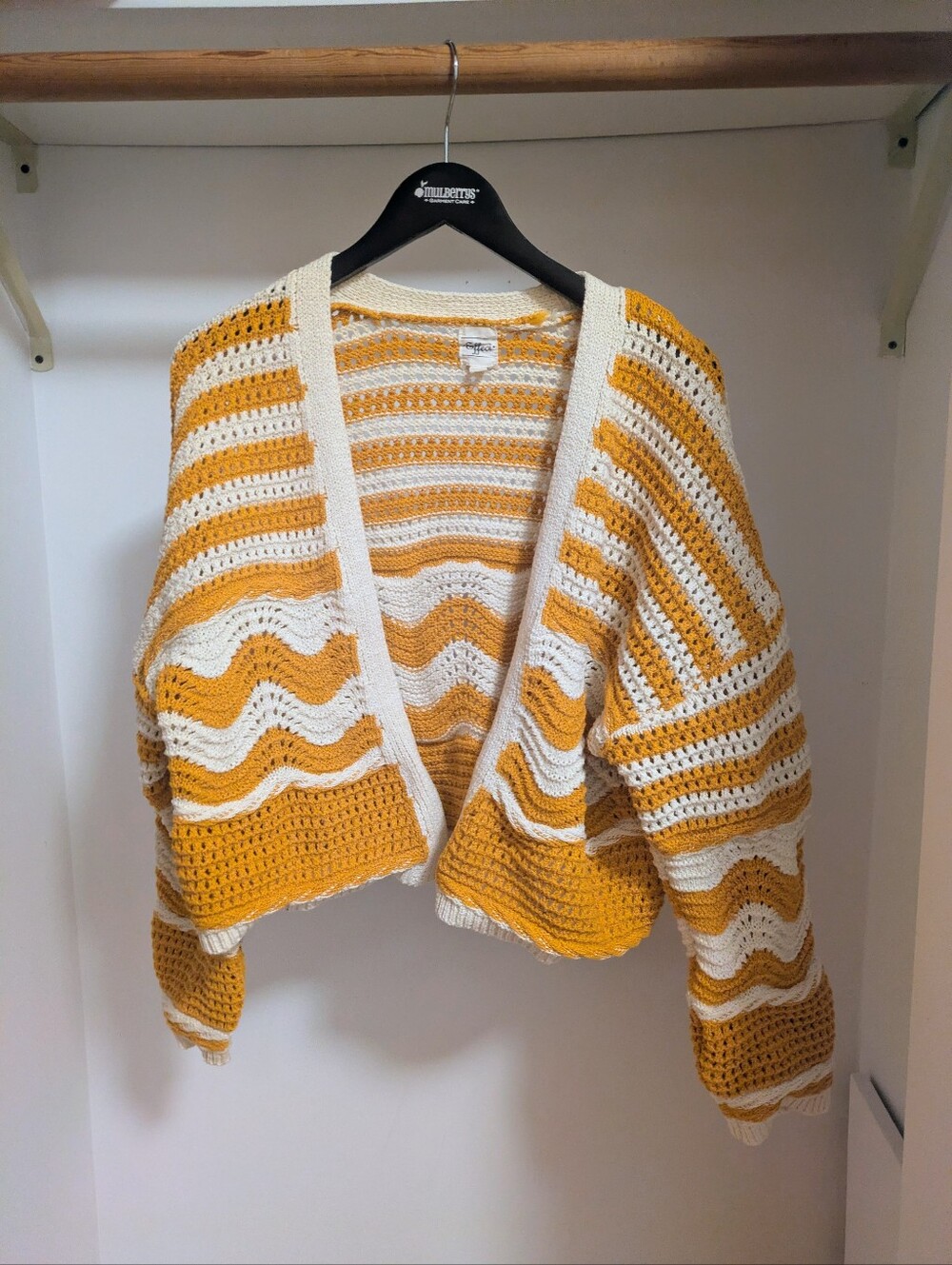 Effeci Chunky crochet knit Chevron cropped cardigan sweater mustard yellow/cream